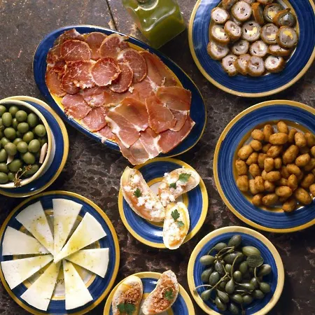 Pins Mar 14 * Palafrugell
